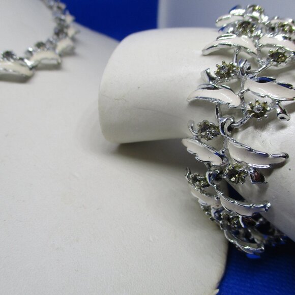 PARK LANE RHINESTONE Necklace Bracelet Set Creamy White Enamel Leaves Silvertone - Picture 11 of 15
